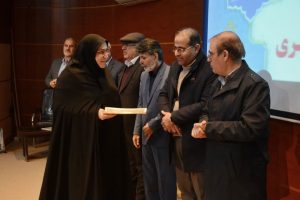 بانوی الشتری بر سکوی برترین مدیران لرستان ایستاد