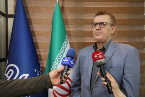 پرداخت کارنه پزشکان ،پرستاران و کادر درمان لرستان