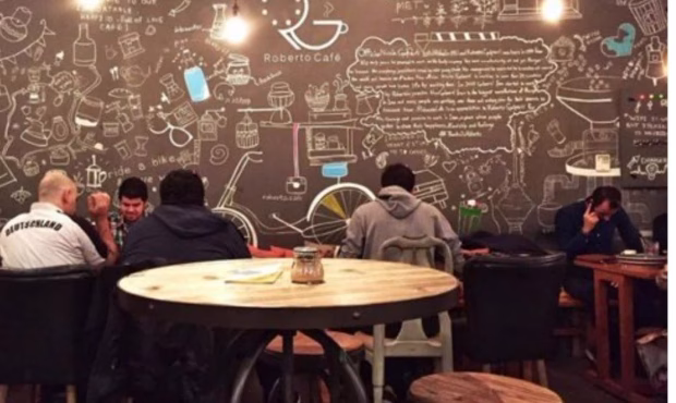 در سالن بیلیارد و کافه های شبانه الشتر چه می گذرد؟