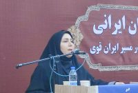 زنان خورشید تابناک و ستون امن خانواده هستند