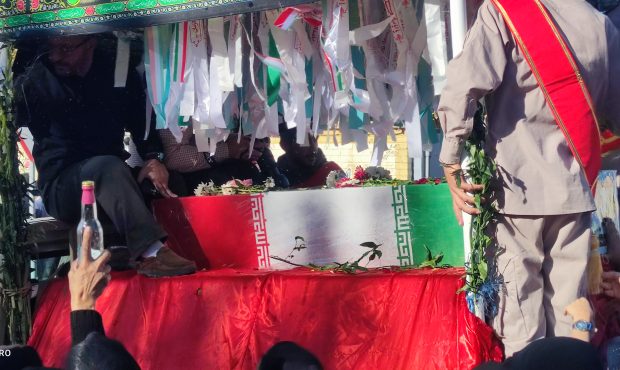 سروهای سربلند در دیار فاطمیون؛ استقبال با شکوه مردم الشتر از شهدای گمنام