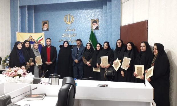 از دهیاران زن سلسله تجلیل شد/ دهیاران زن مدیران واقعی روستاهاهستند