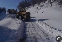 بارش برف راه ارتباطی۲۸۰ روستای لرستان را مسدود کرد