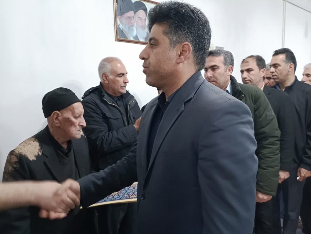 دیدار کارکنان جهاد کشاورزی سلسله با خانواده معظم شهید حاج رمضان حسنوند