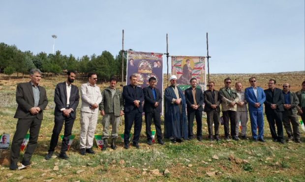 مراسم پویش نهال کاری ایستاده چون سرو در روز طبیعت مراسم پویش نهال کاری ایستاده چون سرو در روز طبیعت