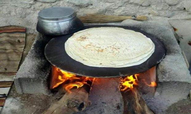 توزیع آرد در مناطق روستایی لرستان توزیع آرد در مناطق روستایی لرستان